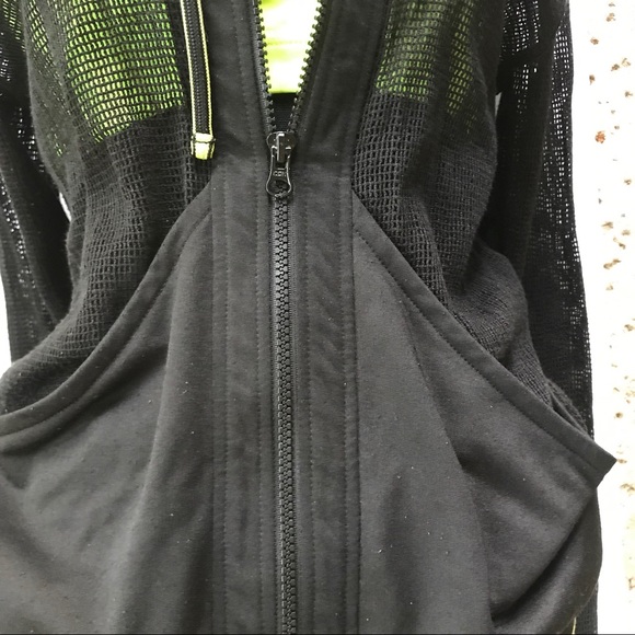 F21 Active Sports Mesh Jacket - Picture 7 of 11